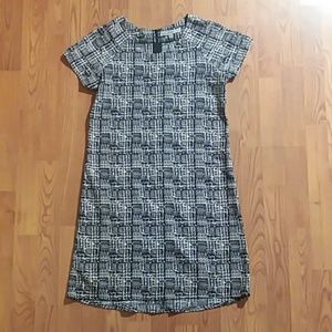 Adorable black and white patterned dress